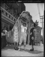 Dragon parade in Chinatown, Los Angeles (Calif.)