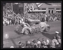 Decorated car in the Tournament of Roses Parade, Pasadena, 1927