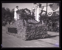 Pomona float in the Tournament of Roses Parade, Pasadena, 1924