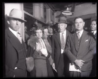 Winnie Ruth Judd, murder suspect, surrenders, Los Angeles, 1931