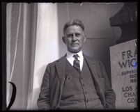 Sculptor A. Phimister Proctor with a bust sculpture of Frank Wiggins, Los Angeles, 1925