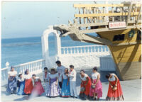 Presentación del Taller de danza folklórica, presentación de niñas en Calafia