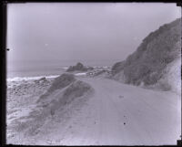 Trail in Point Fermin leading to the ocean, San Pedro, 1920s