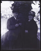 Governor Friend W. Richardson and his wife Augusta Richardson on holiday, Long Beach, 1923