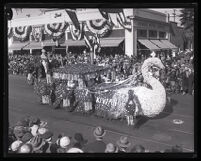 Kiwanis Club swan float in the Tournament of Roses Parade, Pasadena, 1927