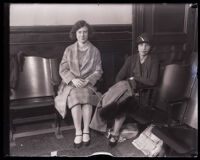 Two women in the courtroom during the Asa Keyes trial, Los Angeles 1929