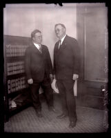 Frank Mellus and Attorney Dave Smith at the courthouse during the Leo Patrick Kelley murder case, Los Angeles, 1928