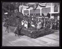 Unidentified float in the Tournament of Roses Parade, Pasadena, 1924