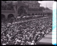 Crowd standing around runway with beauty contestants, Redondo Beach, 1924