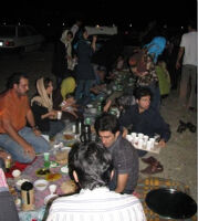 افطاری مقابل زندان اوین