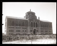 Construction in front of Powell Library, Los Angeles, 1929