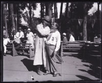 Monte Montague and Sheriff Eugene Biscailuz at a picnic in Luna Park, Los Angeles, 1931