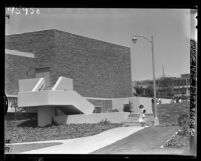 Know Your City No.185 Corner of the Life Science Building and construction at UCLA in 1956