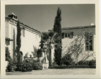Grant residence, landscape around house and driveway, Beverly Hills, 1931