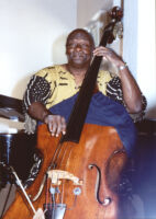 Art Davis playing the double bass in Los Angeles, California, July 1997 [descriptive]