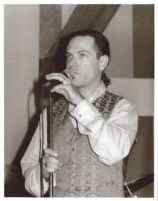 Kurt Elling singing in Los Angeles [descriptive]