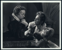 Bette Davis and Olivia de Havilland in The Private Lives Of Elizabeth And Essex