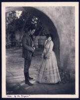 Tom Keene and Renee Adoree in Tide Of Empire