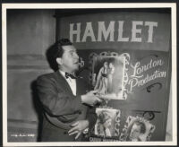 Eddie Bracken on the set of Two Tickets To Broadway