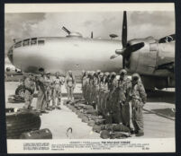 Phil Harris and the cast of airmen in Wild Blue Yonder