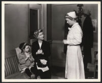 Barbara Bel Geddes and Unidentified cast members in Caught