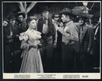 Beverly Tyler, Leif Erickson, Audie Murphy, and other cast members in The Cimarron Kid