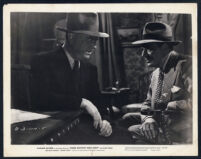 William Frawley and Warner Baxter in The Crime Doctor's Man Hunt