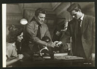 Cathy O'Donnell, Kirk Douglas, and Unidentified actor in Detective Story