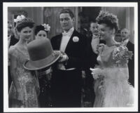 Marilyn Phillips, Errol Flynn, Alexis Smith and cast members in Gentleman Jim