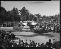 "China Clipper" float at the Tournament of Roses Parade, Pasadena, 1936