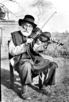 Photo of a Creole violinst
