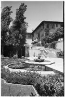Fountain on the estate of film comedian Harold Lloyd and his wife Mildred, Beverly Hills, 1927