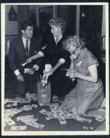 Farley Granger, Shelley Winters, and Margalo Gilmore in Behave Yourself