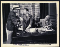 Marc Lawrence, Joe E. Brown, and Clarence Kolb in Beware, Spooks