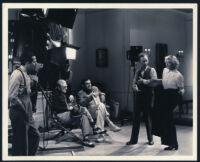 George Barnes, Lloyd Bacon, Clark Gable, Hobart Cavanaugh, and Marion Davies on the set of Cain and Mabel