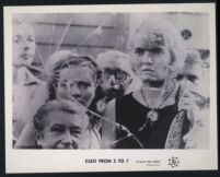 Corinne Marchand and extras in Cleo From 5 to 7