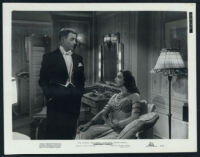 John Hoyt and Linda Darnell in Everybody Does It