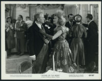 Spencer Tracy, Billie Burke and extras in Father Of the Bride.