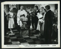 Elizabeth Taylor, Paul Harvey, Spencer Tracy and cast members in Father's Little Dividend