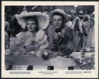 Judy Garland, Tom Drake and extras in Meet Me In St. Louis