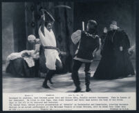 Laurence Olivier, Frank Finlay, Maggie Smith, and other cast members in Othello