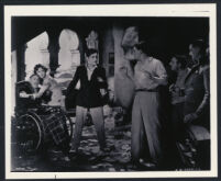 Tully Marshall, Fay Wray, Ronald Colman, Warren Hymer, and others in The Unholy Garden