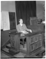 Murder suspect Robert S. James on the witness stand, Los Angeles, 1936