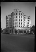 Unidentified, tri-lobe-shaped commercial building, California, circa 1915-1925]