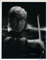 Isaac Stern playing the violin, 1986 [descriptive]