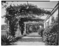 H. S. Parsons residence, arbor, San Marino, 1938