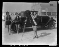 Thelma Peairs (Miss Venice), and 2 unidentified women, Venice, 1928