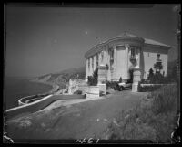 Villa de Leon (Leon Kauffmann residence) and the coast beyond, Pacific Palisades, 1929