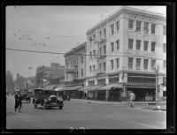 Street scene at Santa Monica Boulevard and Third Street, Santa Monica, 1928