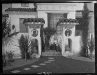 La Castilla Maria, gateposts and courtyard, Santa Monica, 1928